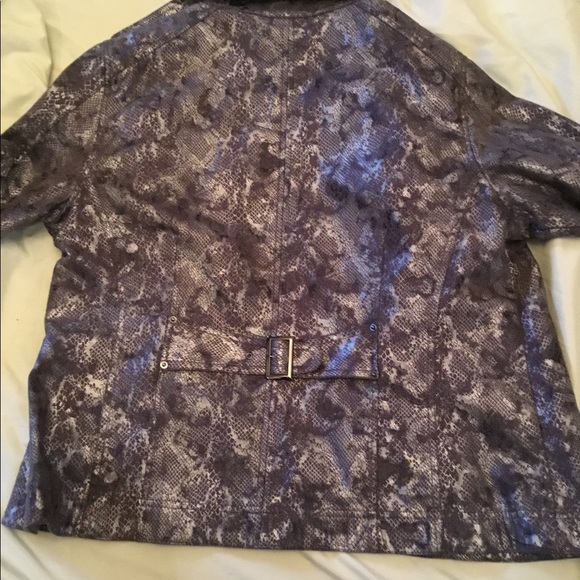 Chico’s gray snake skin jacket  with gray leather belt - Picture 2 of 3
